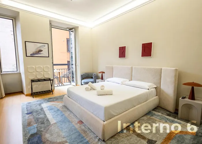 Piramide Deluxe Apartment
